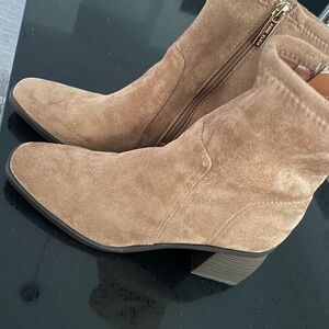 Anne Klein Elegant Tan Suede Heeled Boots